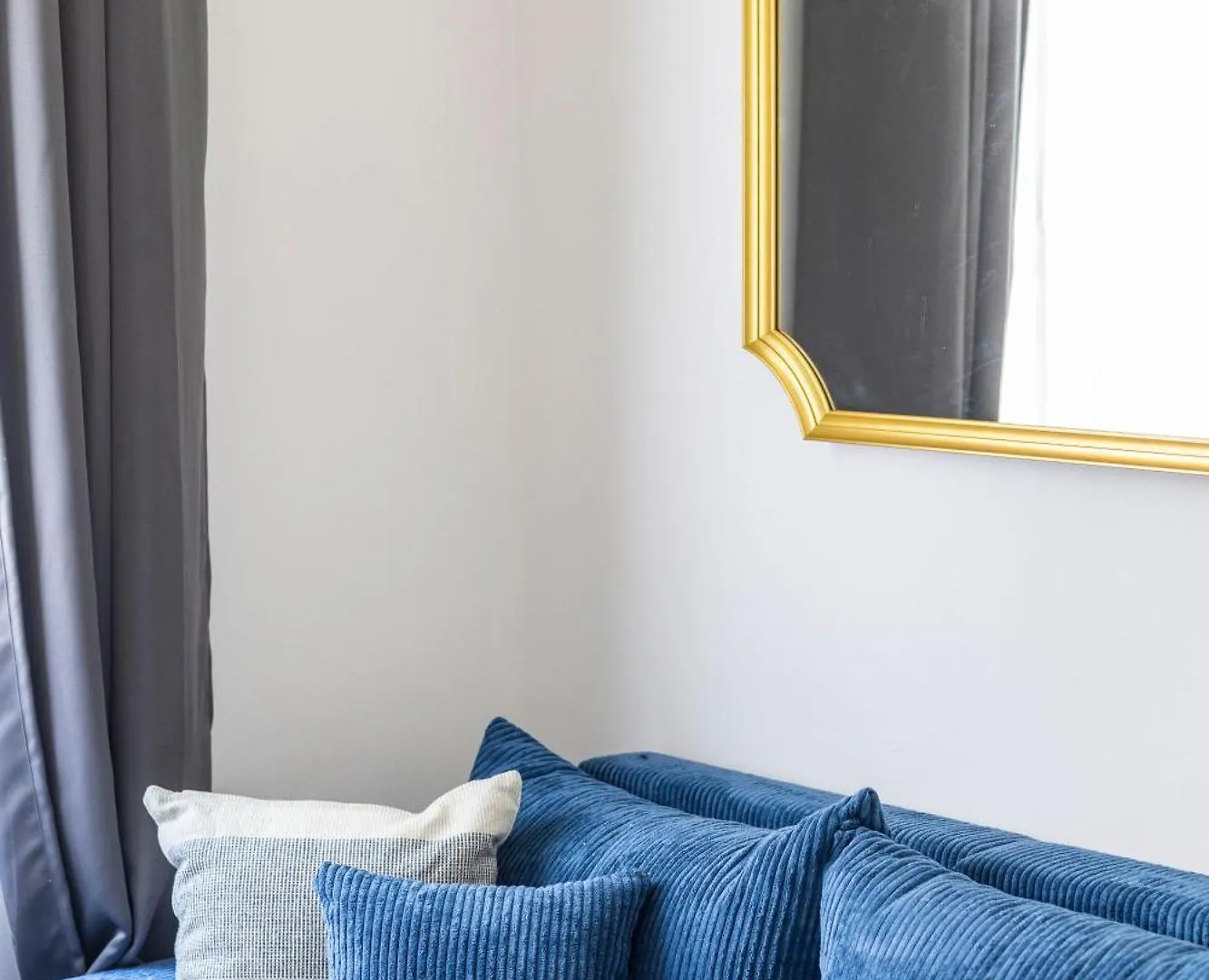 Stylish & Charming Cozy Suite By Prestige Homes Budapest Apartment