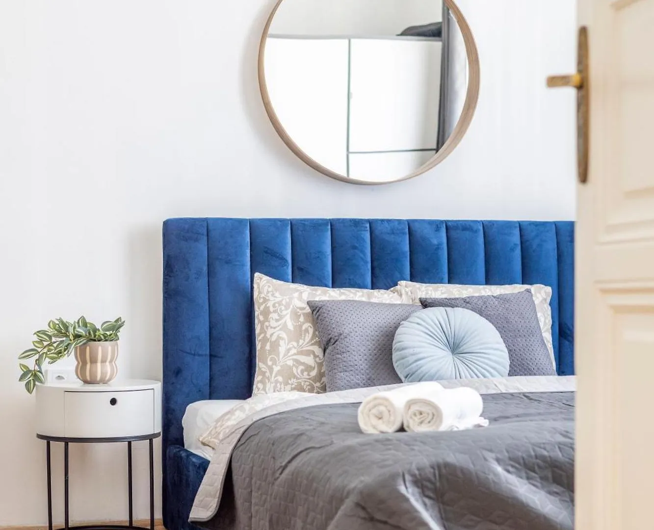 Lägenhet Stylish & Charming Cozy Suite By Prestige Homes Budapest Ungern