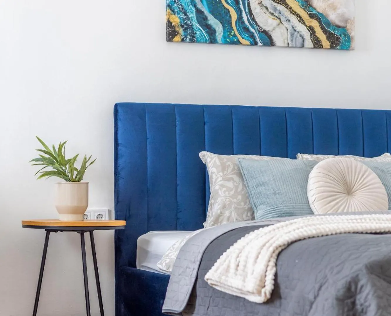 Stylish & Charming Cozy Suite By Prestige Homes Budapest